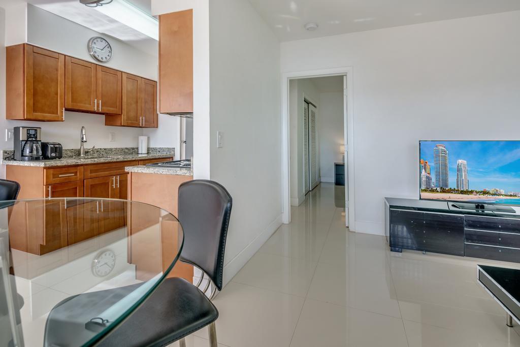 Luna Paradise By The Sea Aparthotel Lauderdale-by-the-Sea ภายนอก รูปภาพ