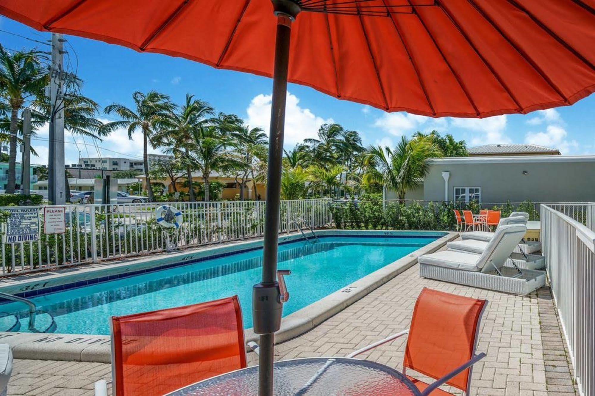 Luna Paradise By The Sea Aparthotel Lauderdale-by-the-Sea ภายนอก รูปภาพ